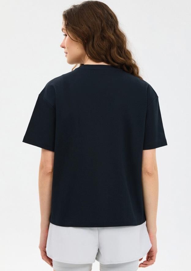 Skechers Kadın Siyah Baskılı T-Shirt  S2610046-3817