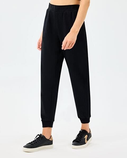 Skechers W Essentials Jogger Sweatpant Kadın Eşofman Altı Siyah S2610002-3817