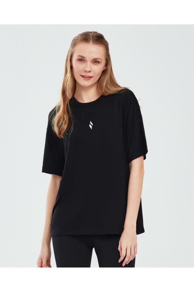 Skechers Graphic T-shirt W Short Sleeve Kadın Siyah Tshirt S241174-001