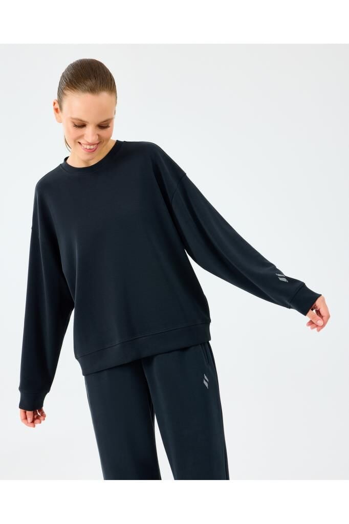 Skechers W Lounge Loose Crew Neck Sweatshirt Kadın Sweatshirt Siyah S2510052-3817