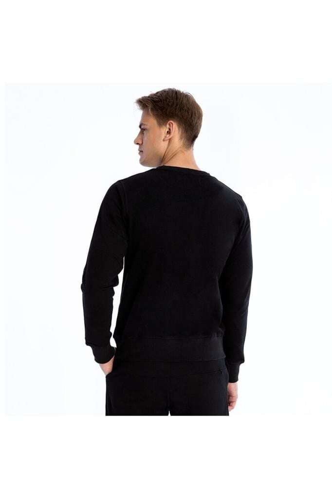 New Balance Erkek Sweatshirt Siyah MNC1105-BK