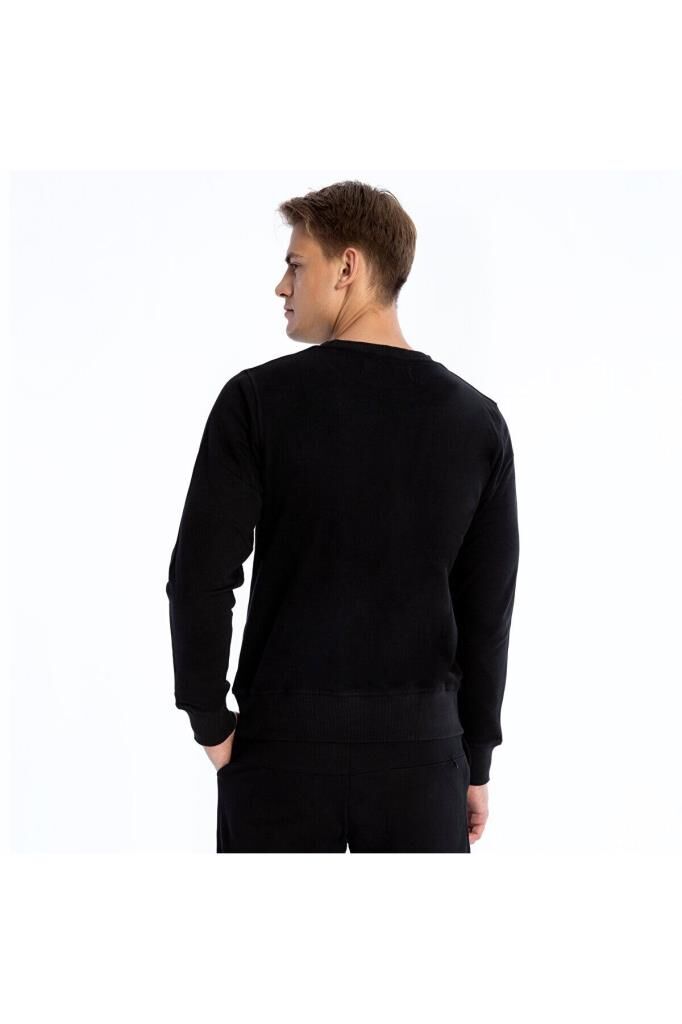 New Balance Erkek Sweatshirt Siyah MNC1105-BK